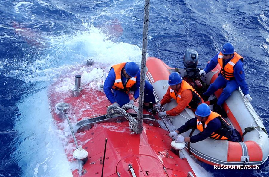 Батискаф "Цзяолун" совершил последнее погружение в рамках 38-й китайской океанологической  экспедиции 