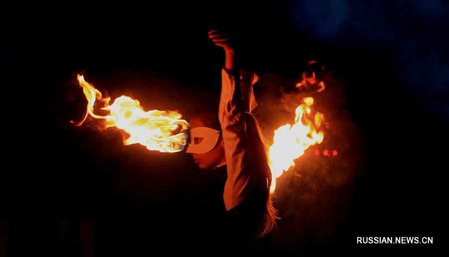 Огненное шоу на белорусском этнофестивале "Свята Сонца -- 2017"