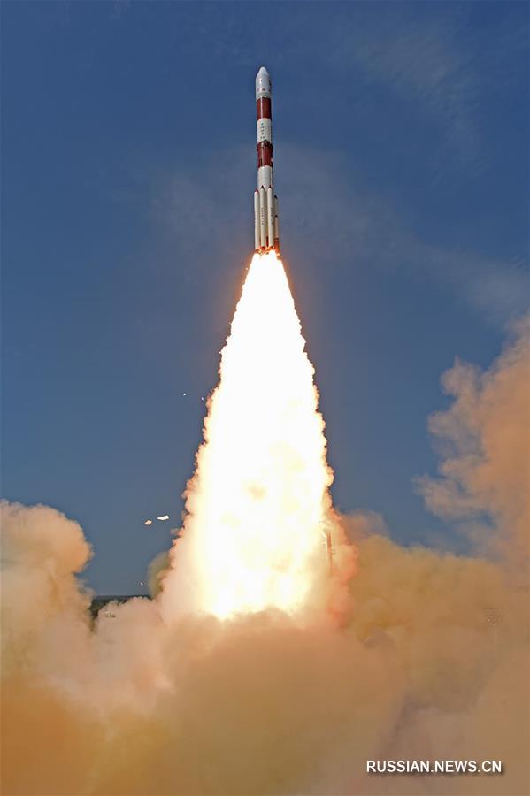 Индия запустила на околоземную орбиту спутник дистанционного зондирования Земли и  30 наноспутников