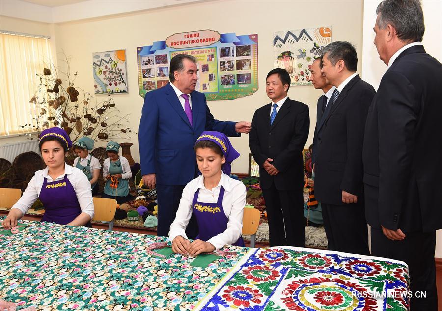 Китайская компания построила современную школу в таджикском городе Вахдат