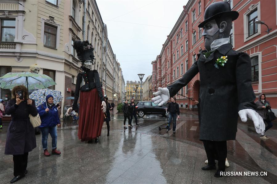 "Достоевский карнавал" в Санкт-Петербурге