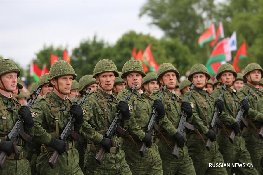 Военный парад в честь Дня независимости в Минске