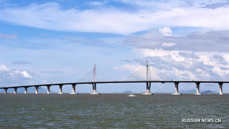 （经济）（7）港珠澳大桥主体工程全线贯通