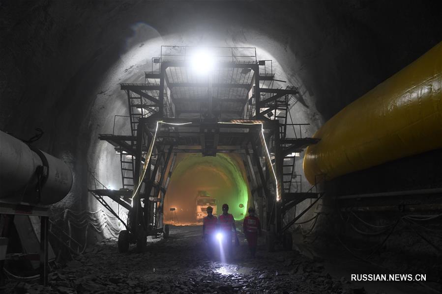 Строительство железной дороги для перевозки угля продолжается в Китае