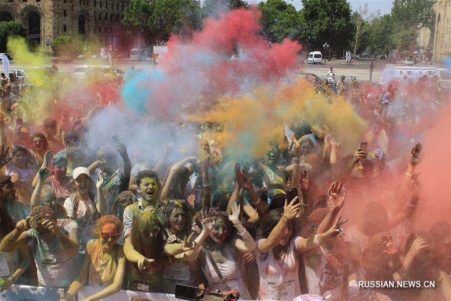 "Цветной забег" -- 2017 в Ереване