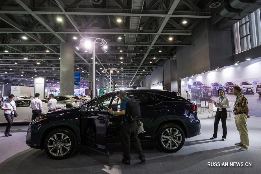 В Гуанчжоу открылась 2-я китайская выставка автомобилей на новых источниках энергии,  энергосберегающих и интеллектуальных автомобилей