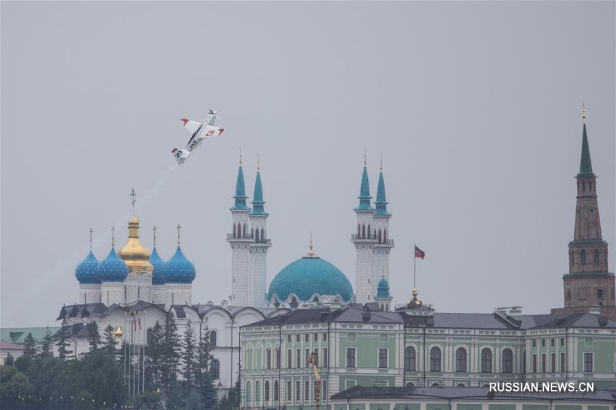 Этап чемпионата мира по аэробатике Red Bull Air Race в Казани