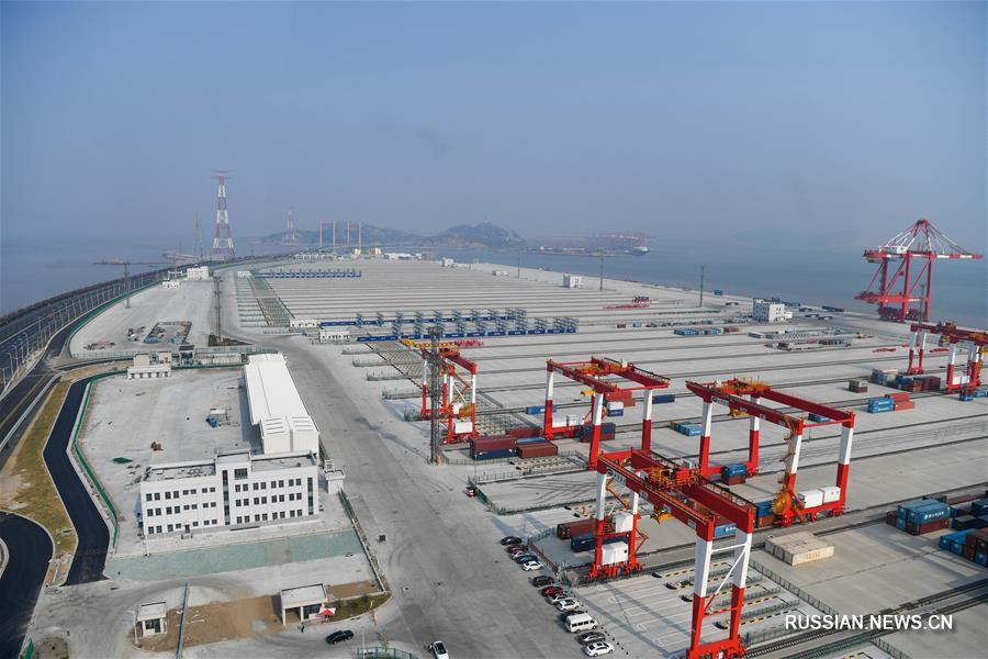 Крупнейший в мире автоматический контейнерный терминал будет пущен в эксплуатацию в конце года