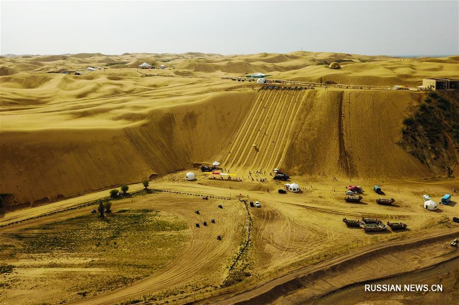 "Гудящие дюны" во Внутренней Монголии: взгляд с неба