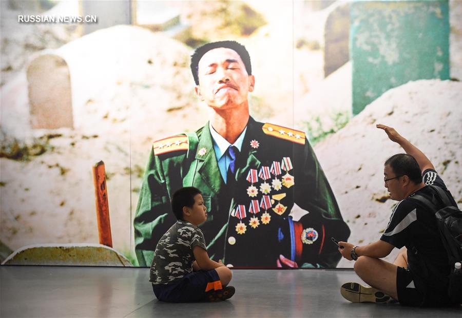 В Пекине открылась фотовыставка, посвященная 90-летию основания НОАК
