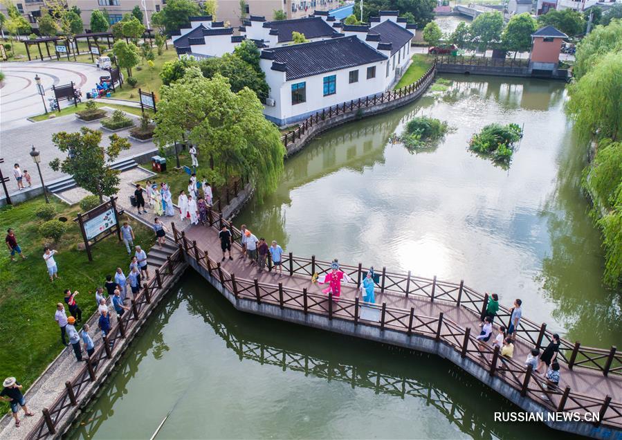 Жители деревни Жунсин увидели летнее культурное шоу