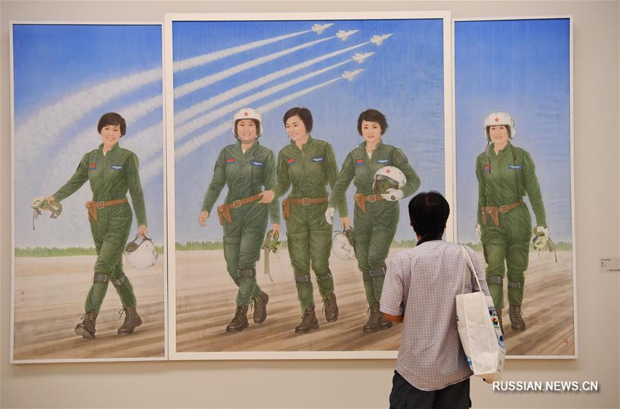 В Пекине проходит выставка картин, посвященная 90-летию создания НОАК 