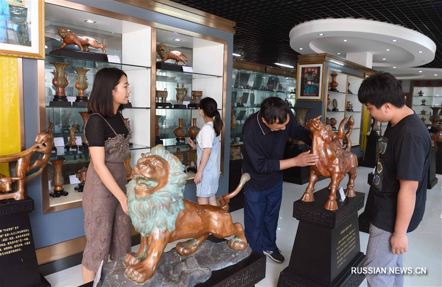 Юньнаньская медная скульптура из уезда Фуминь
