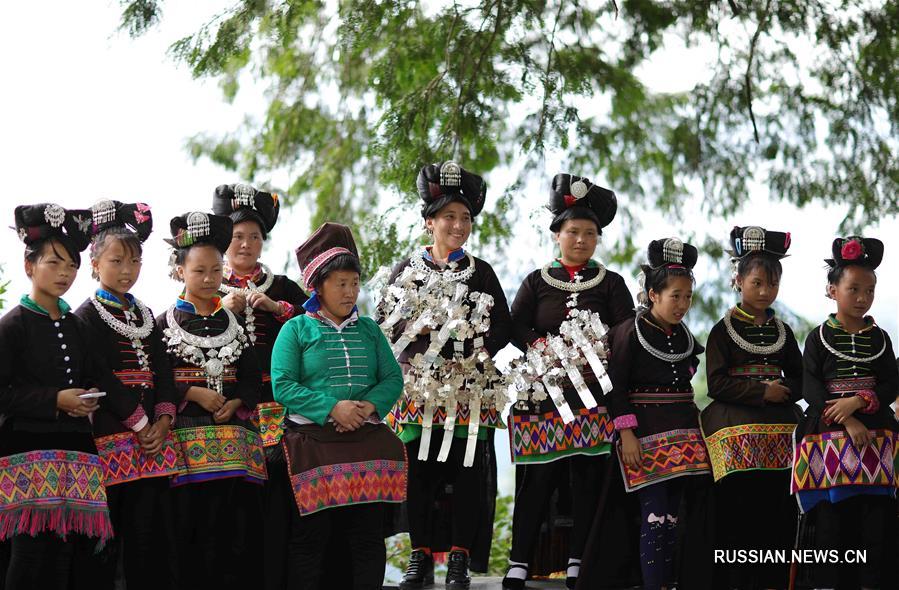 Традиционные пляски народности мяо в провинции Гуйчжоу