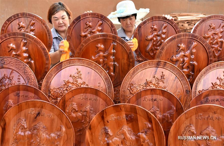Народные промыслы помогают фермерам в уезде Июань провинции Шаньдун достичь благосостояния
