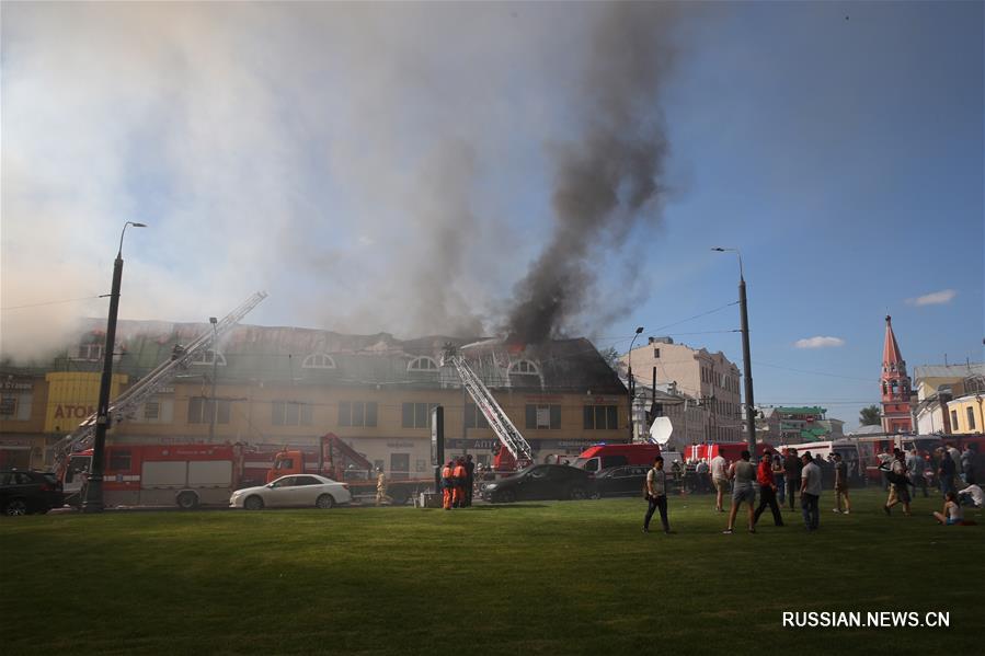На Таганской площади в Москве сгорел торговый центр