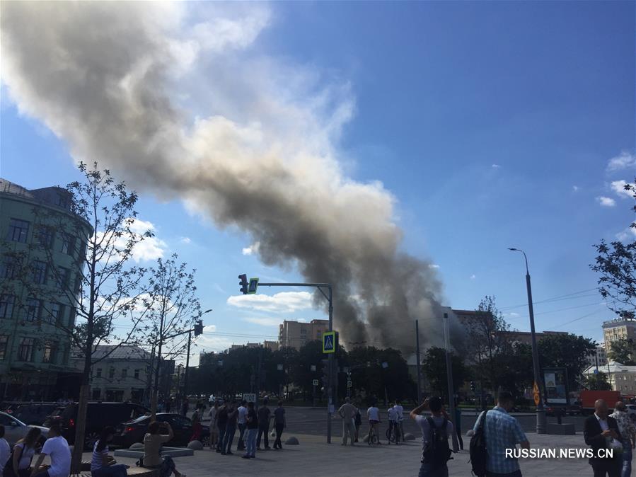 На Таганской площади в Москве сгорел торговый центр