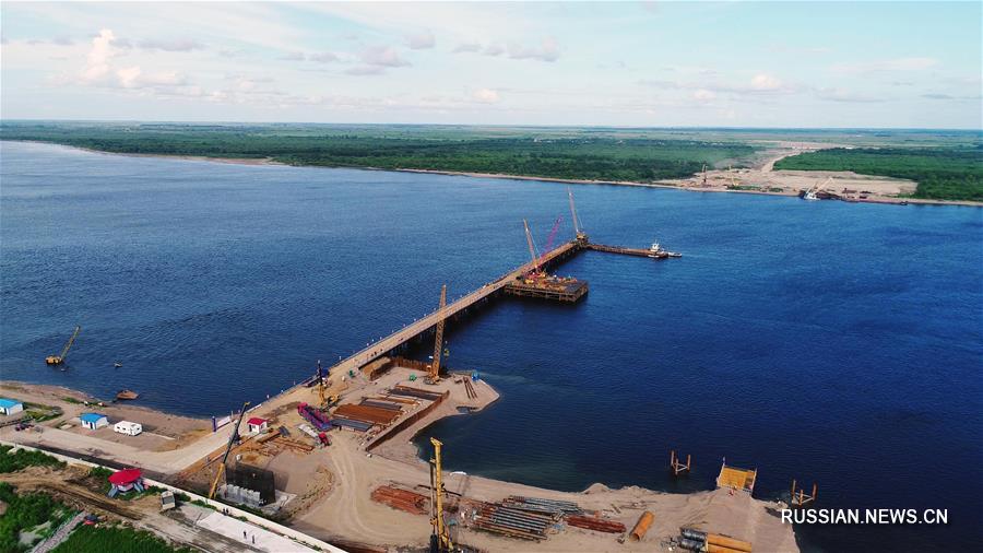 Строительство китайско-российского моста через Хэйлунцзян