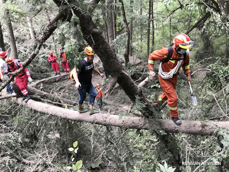 Спасательные работы продолжаются в зоне бедствия в провинции Сычуань