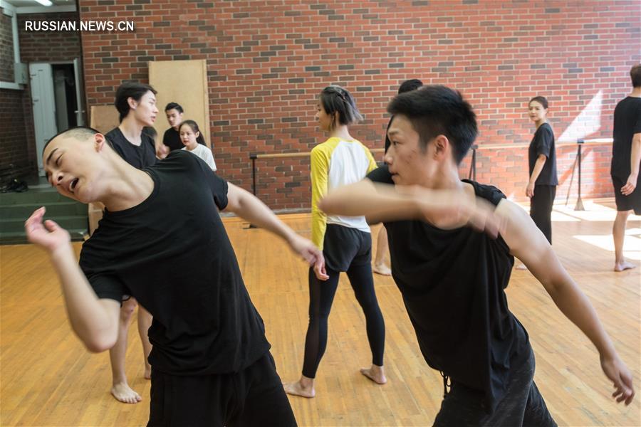 Студенты Шанхайской театральной академии в ГИТИСе