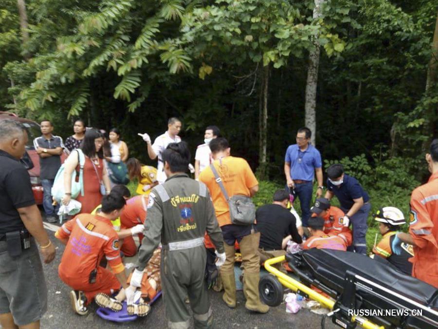 11 туристов из Китая пострадали в ДТП в Таиланде