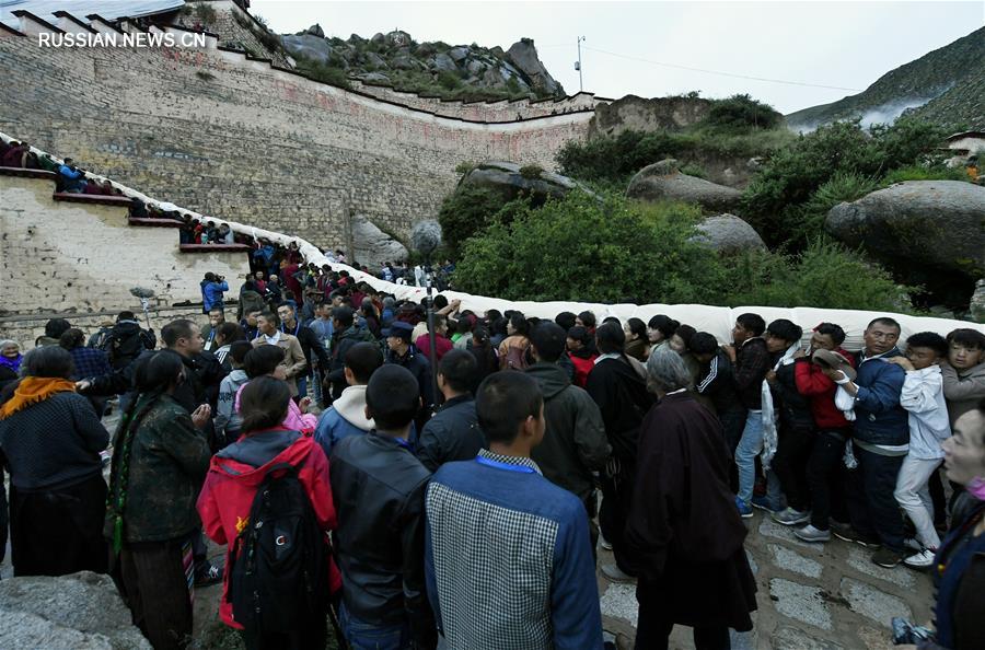（XHDW）（3）西藏：哲蚌寺展佛 雪顿节开幕