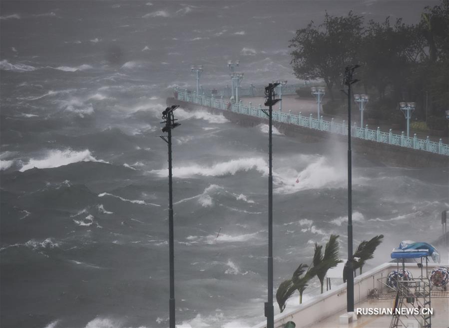 Тайфун "Хато" обрушился на Сянган