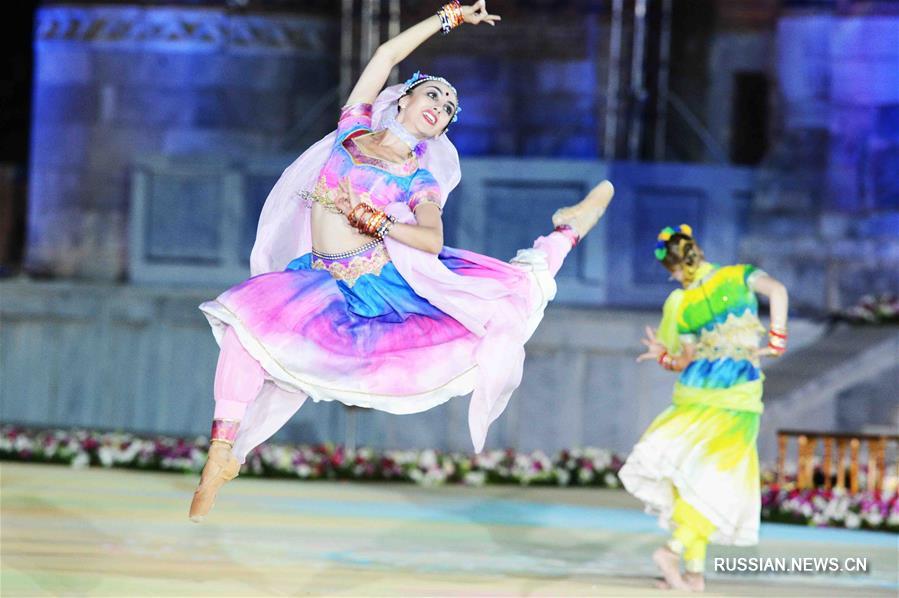 В Самарканде состоялась церемония открытия XI музыкального фестиваля "Шарк тароналари"