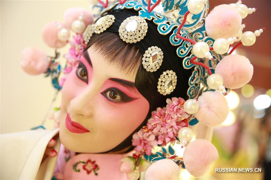 Волшебные звуки оперы "сысянь" в провинции Хэбэй 