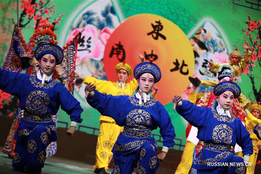Волшебные звуки оперы "сысянь" в провинции Хэбэй 