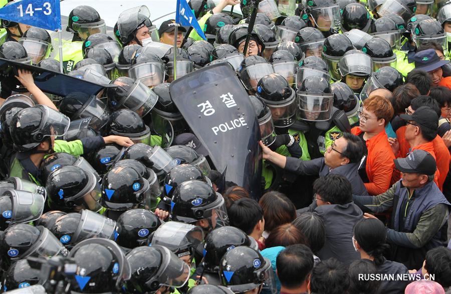 Жители Республики Корея вышли на акцию протеста против размещения в стране систем  ПРО THAAD