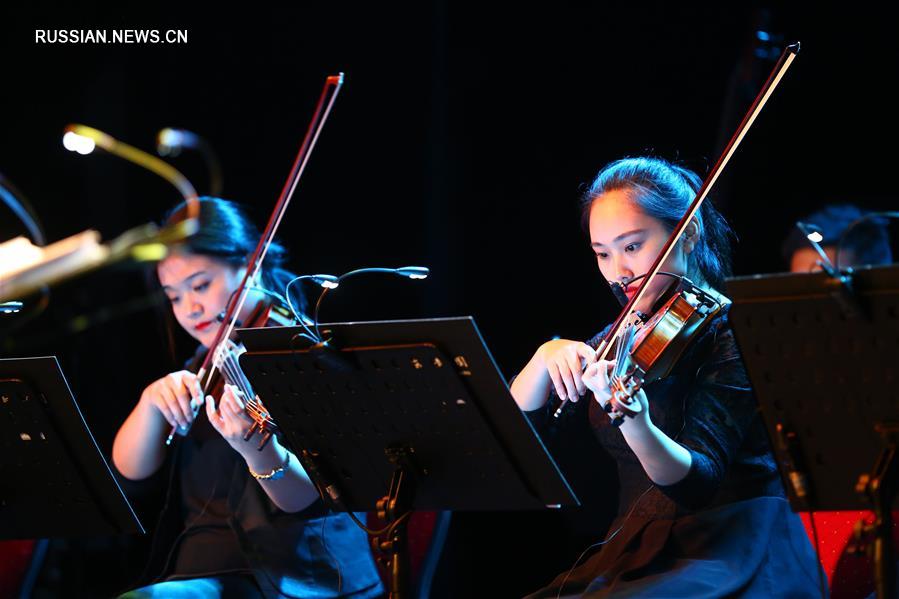 Шанхайский оркестр легкой музыки дал концерт в Брюсселе
