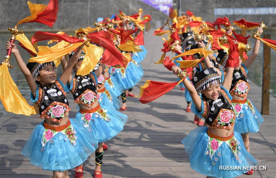 Танец с колокольчиками -- культурное наследие провинции Хубэй
