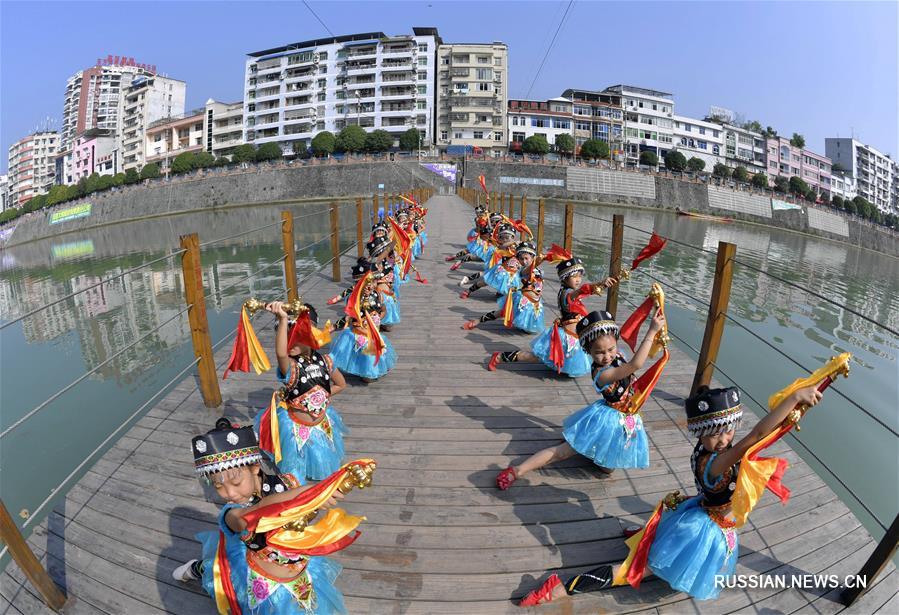 Танец с колокольчиками -- культурное наследие провинции Хубэй