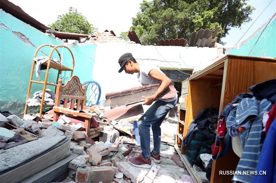 В пострадавших от землетрясения районах Мексики ведется интенсивная спасательная  операция