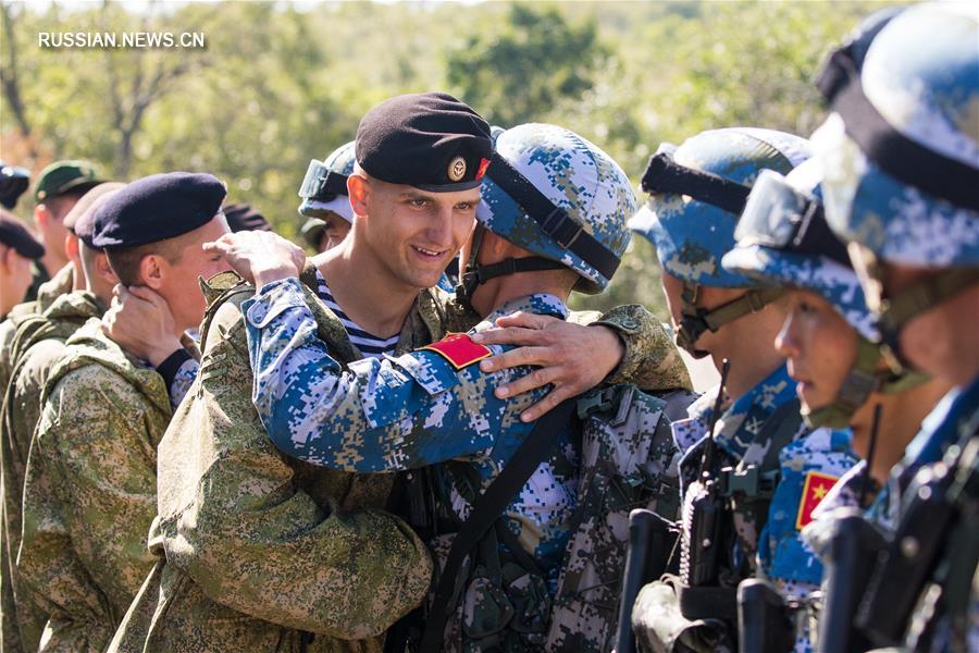 Китайские и российские морские пехотинцы провели антитеррористические соревнования в рамках учений "Морское взаимодействие-2017"