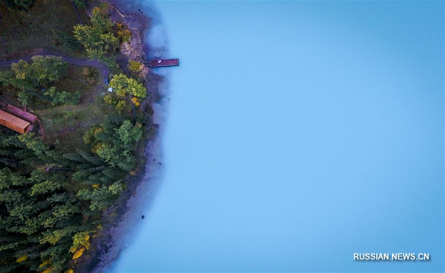 Осень на берегах заповедного озера в Синьцзяне