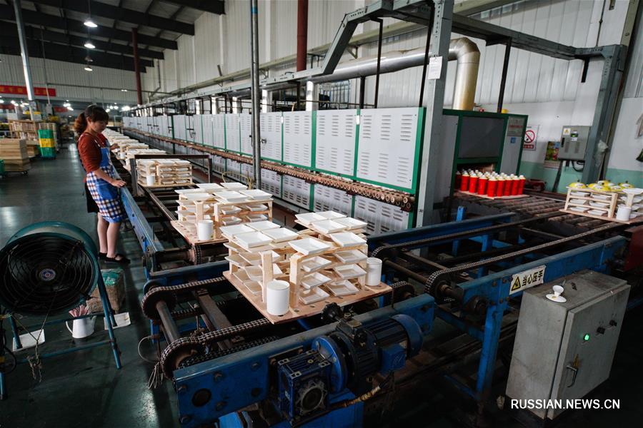 Экологически чистые печи для обжига на заводе "Гаочуньская керамика" в Нанкине