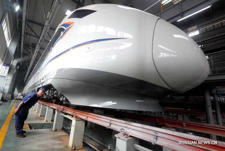 По первой в Китае скоростной линии городских железных дорог будут курсировать новые поезда