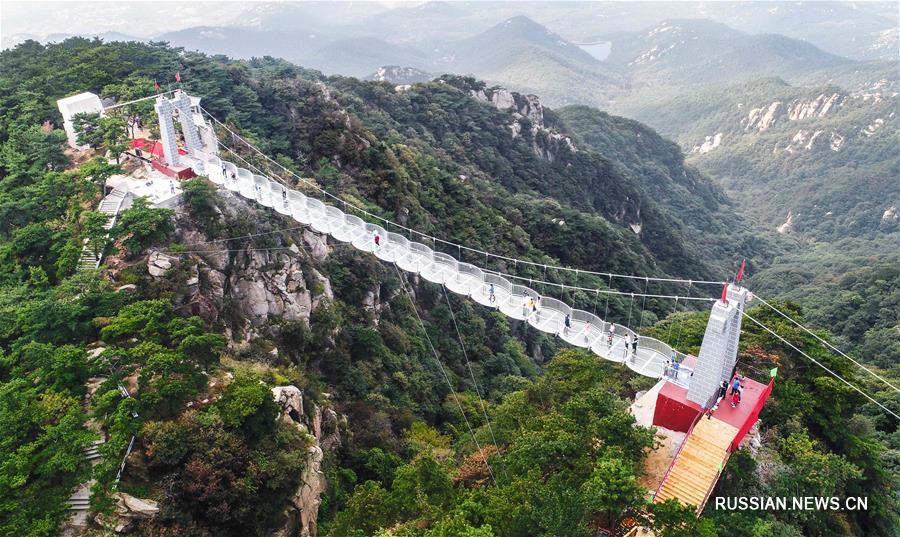 В провинции Шаньдун открыли новый стеклянный мост