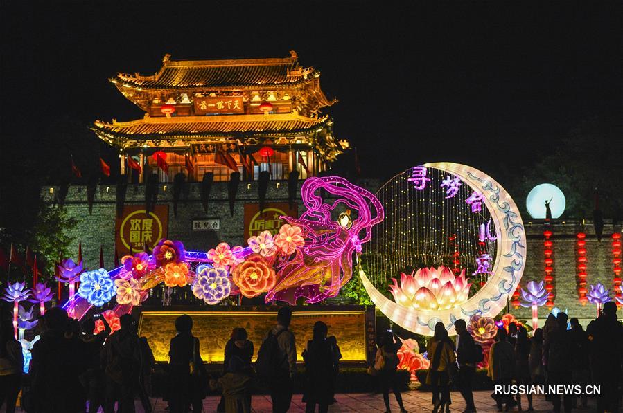 За четыре дня выходных число китайских туристов, путешествующих по стране, составило  461 млн человек 