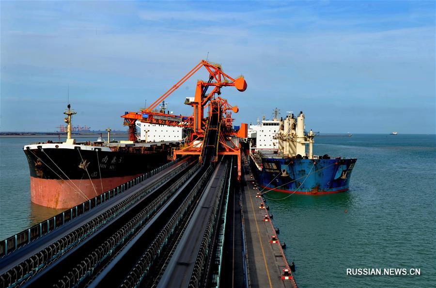 Порт Цанчжоу обработал с начала года более 200 млн тонн груза