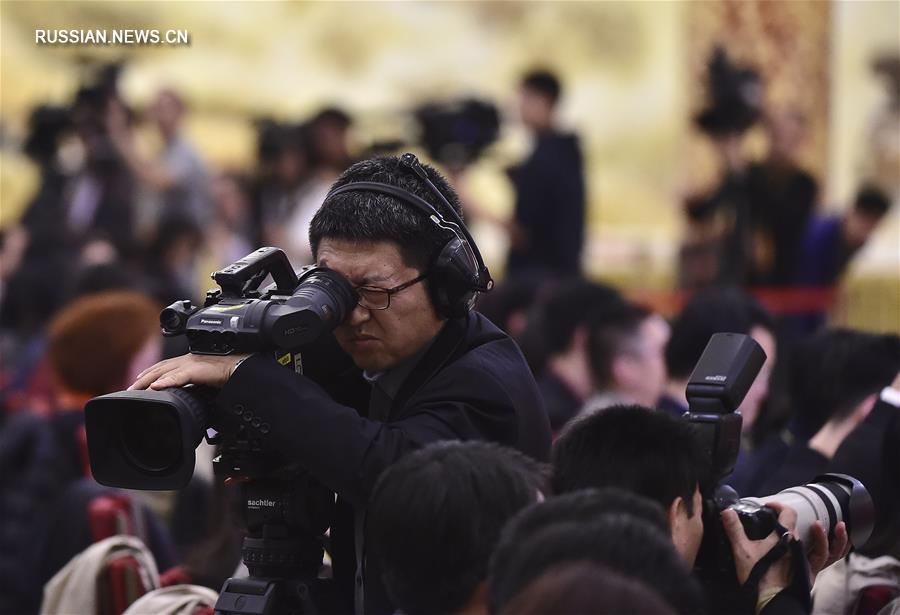 （十九大）（7）中国共产党第十九次全国代表大会新闻发言人举行新闻发布会