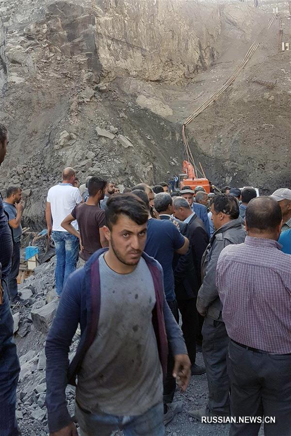 В Турции в результате обрушения угольной шахты шесть человек погибли  