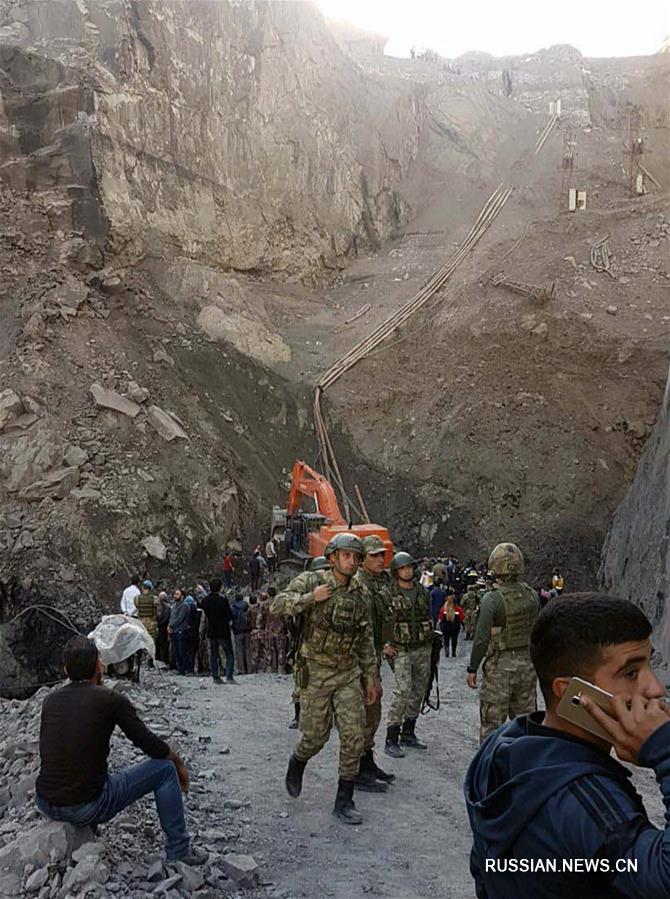 В Турции в результате обрушения угольной шахты шесть человек погибли 