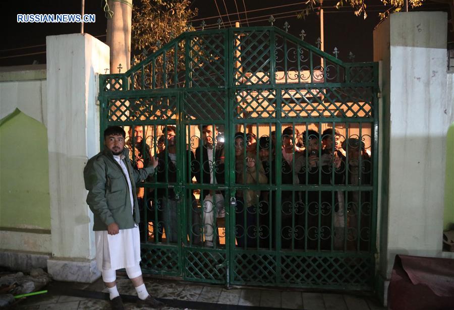 Число жертв терактов в двух афганских мечетях достигло 49 человек