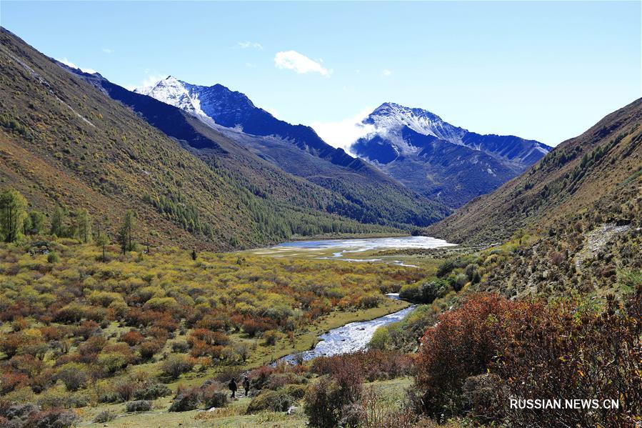 Осенний пейзаж в горах Сыгунян в провинции Сычуань