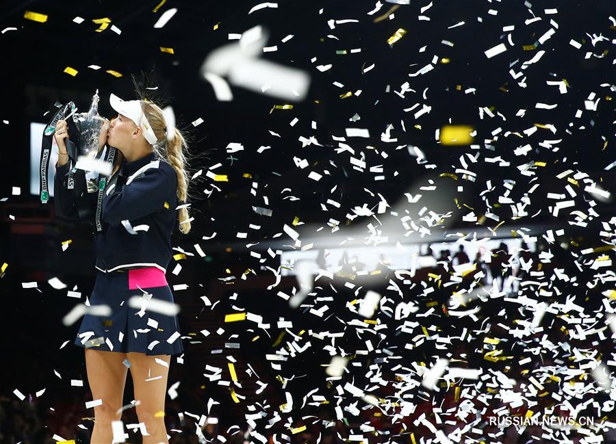 К. Возняцки стала победительницей итогового турнира WTA