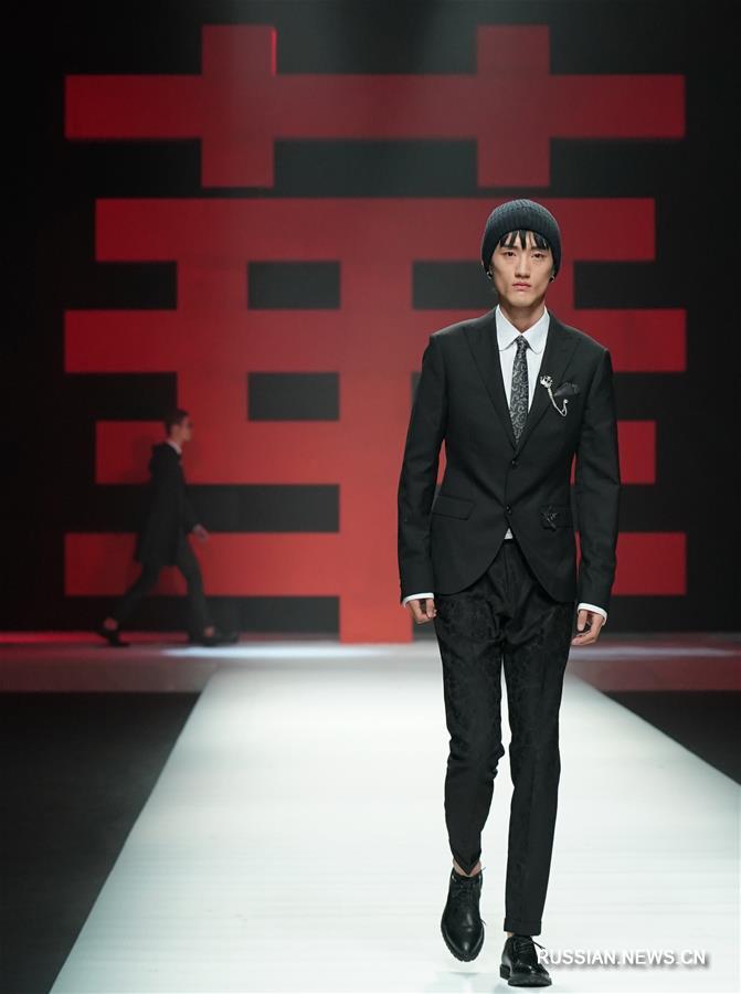 Пекинская неделя моды: презентация одежды от Лю Юна 
