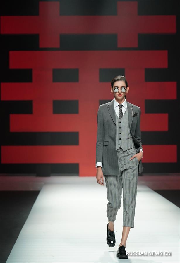 Пекинская неделя моды: презентация одежды от Лю Юна